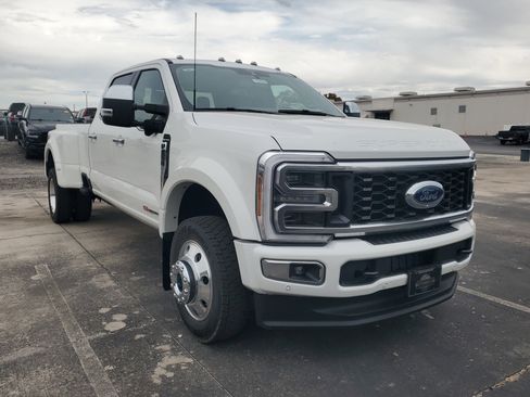 New 2026 Ford F450 Platinum w/ Platinum Plus Package image 2