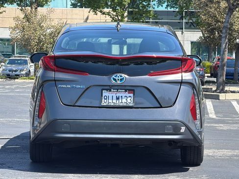 Used 2019 Toyota Prius Prime Premium image 5