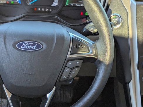 Used 2019 Ford Fusion SEL image 18