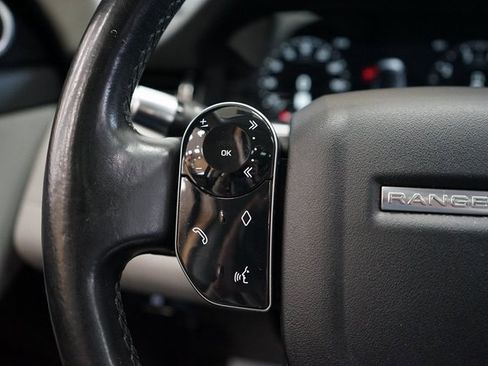 Used 2020 Land Rover Range Rover Evoque SE image 35