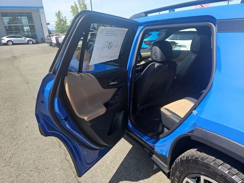 New 2025 Chevrolet Equinox ACTIV w/ Safety and Technology Package image 22