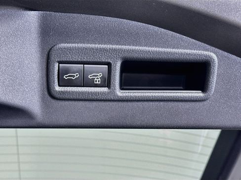 Used 2024 Subaru Solterra AWD/4WD image 31