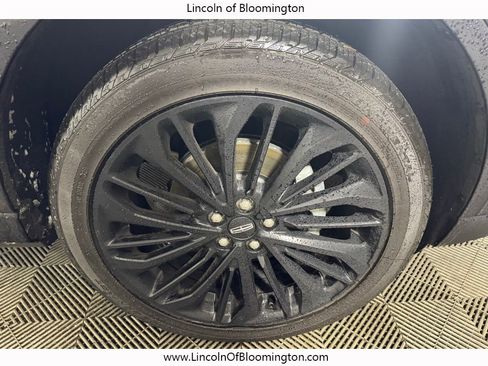 New 2025 Lincoln Corsair Reserve w/ Equipment Group 202A image 12