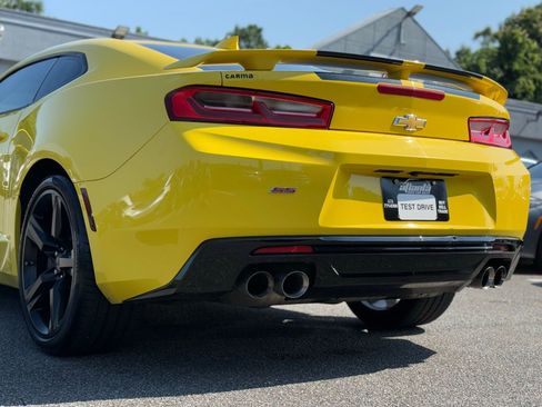 Used 2017 Chevrolet Camaro SS image 9