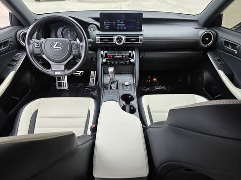 Used 2022 Lexus IS 350 F Sport image 9