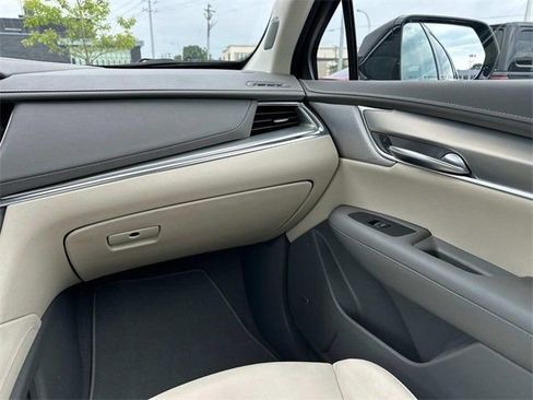 Certified 2022 Cadillac XT5 Premium Luxury image 20