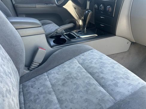 Used 2008 Kia Sorento LX 4dr SUV 4WD image 6