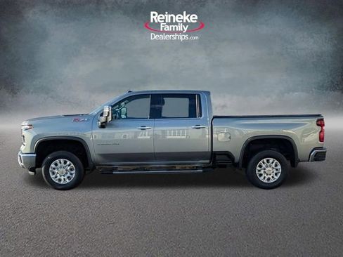 Used 2024 Chevrolet Silverado 2500 LTZ w/ LTZ Plus Package image 9