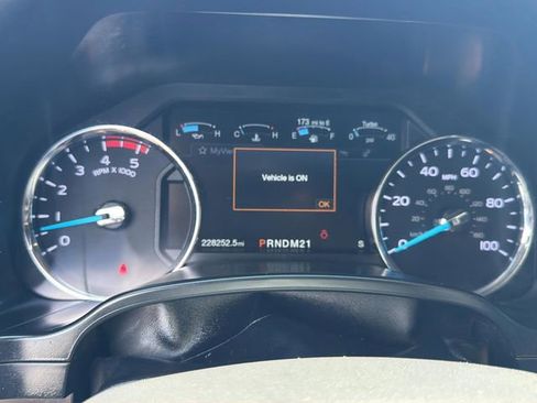 Used 2018 Ford F350 Lariat w/ Lariat Ultimate Package AWD/4WD image 25