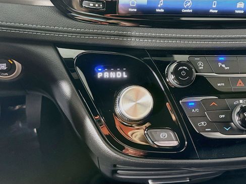 New 2027 Chrysler Pacifica Select AWD/4WD image 10