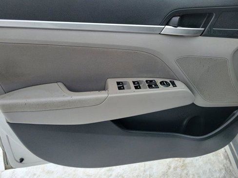 Used 2019 Hyundai Elantra SEL image 13