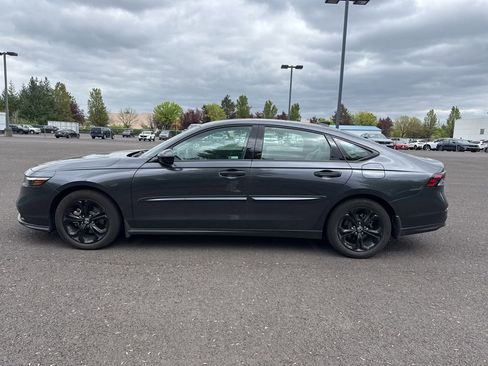 Used 2025 Honda Accord SE image 4