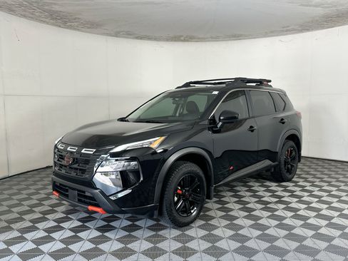 Used 2026 Nissan Rogue SV AWD/4WD image 7