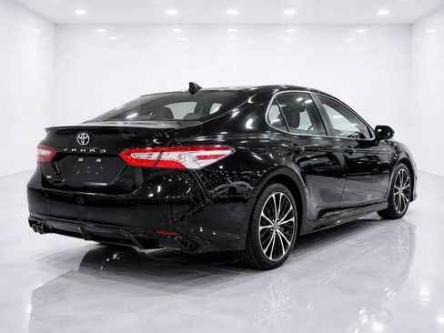 Used 2020 Toyota Camry SE FWD image 5