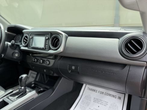 Used 2017 Toyota Tacoma SR5 image 26