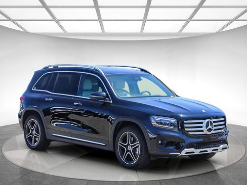 Used 2026 Mercedes-Benz GLB 250 image 4