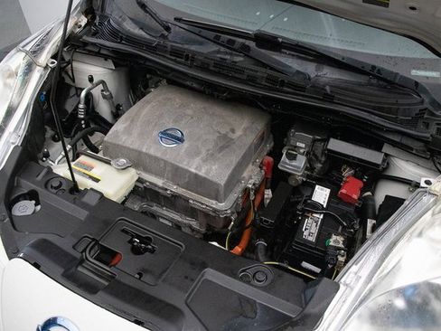 Used 2013 Nissan Leaf S w/ Charger Pkg image 25