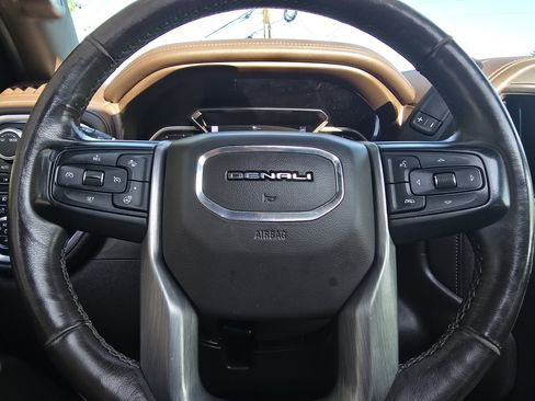 Used 2020 GMC Sierra 1500 Denali w/ Denali Ultimate Package AWD/4WD image 23
