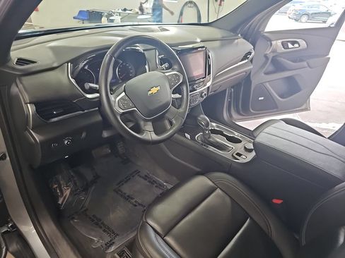 Used 2023 Chevrolet Traverse LT w/ LT Premium Package AWD/4WD image 17