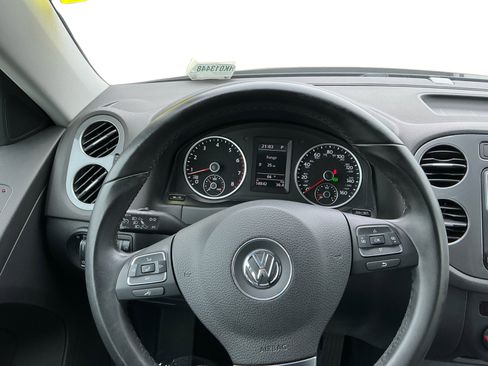 Used 2017 Volkswagen Tiguan S FWD image 12
