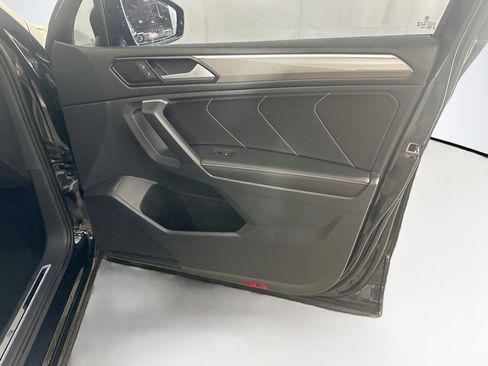 Used 2023 Volkswagen Tiguan SE R-Line FWD image 30