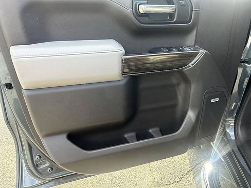 Used 2019 Chevrolet Silverado 1500 RST AWD/4WD image 9