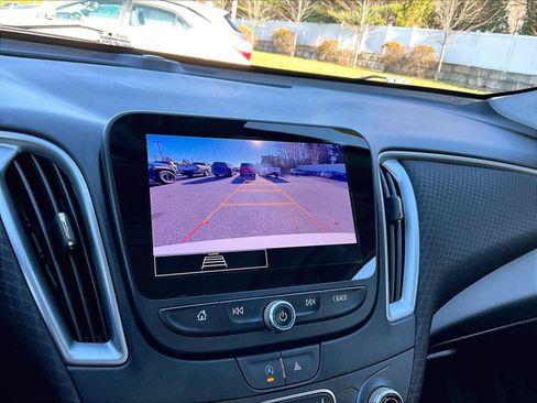 Used 2024 Chevrolet Malibu LT image 19