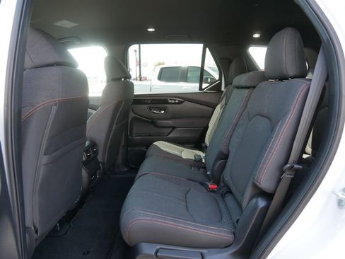 Used 2025 Honda Pilot Sport image 18