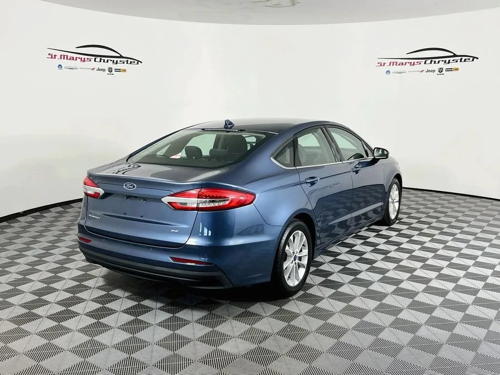 Used 2019 Ford Fusion SE FWD image 8