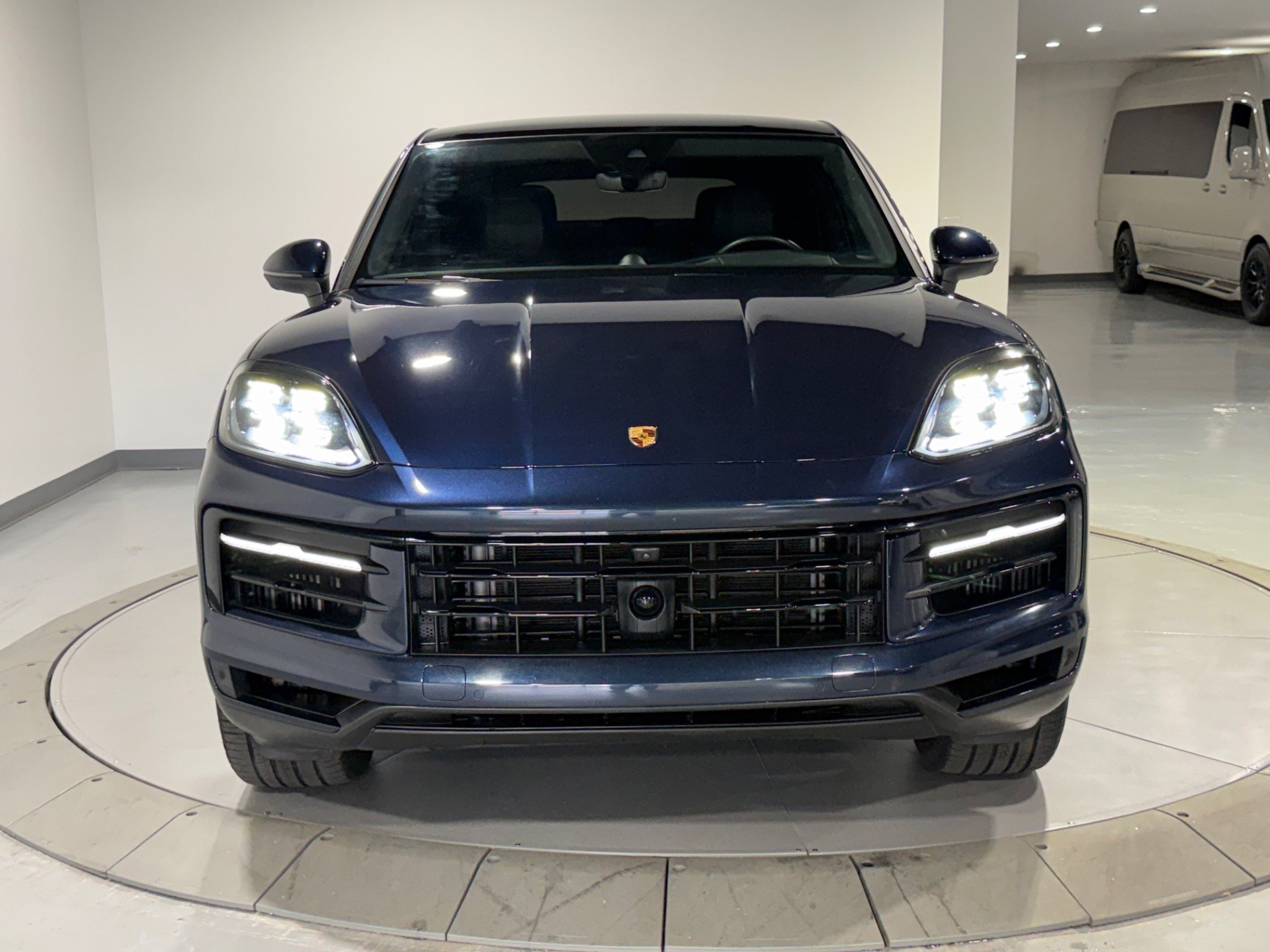 Used 2024 Porsche Cayenne Coupe AWD/4WD image 5
