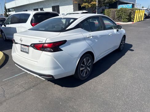 Used 2024 Nissan Versa SV FWD image 4