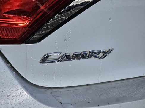 Used 2016 Toyota Camry SE FWD image 14