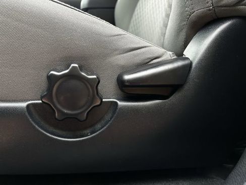 Used 2022 Toyota Tacoma SR w/ SR Convenience Package image 26