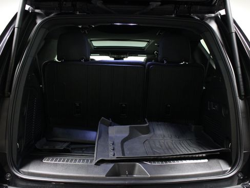 Used 2025 GMC Yukon AT4 AWD/4WD image 15