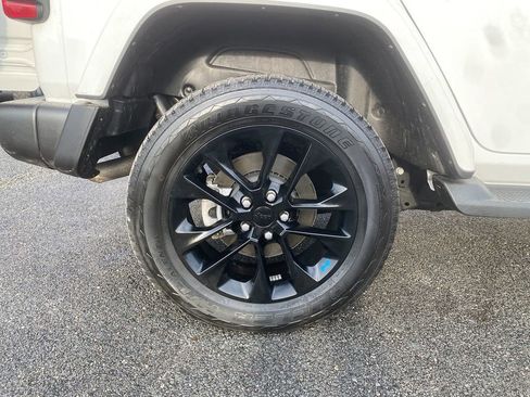 Used 2023 Jeep Wrangler Sahara w/ Cold Weather Group image 32