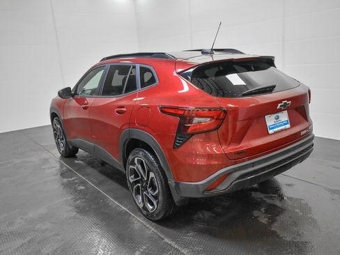 Used 2025 Chevrolet Trax RS image 6