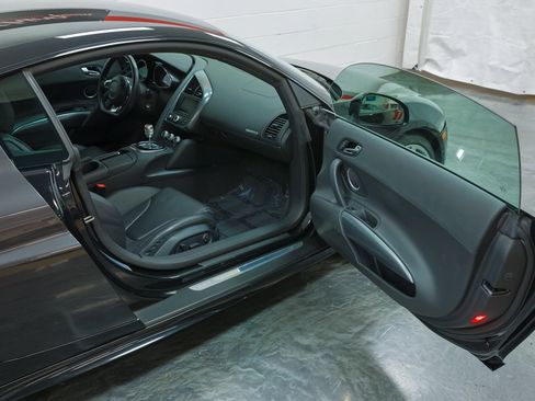 Used 2011 Audi R8 V10 image 81
