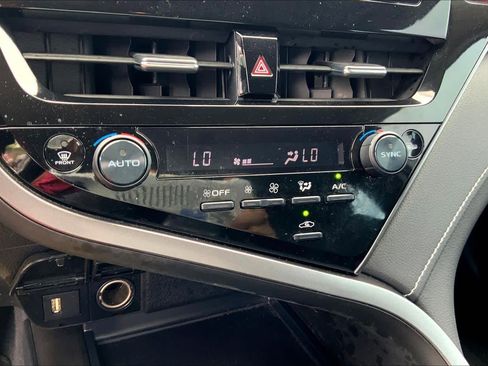 Used 2023 Toyota Camry SE FWD image 32