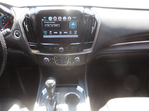Used 2018 Chevrolet Traverse LT AWD/4WD image 16
