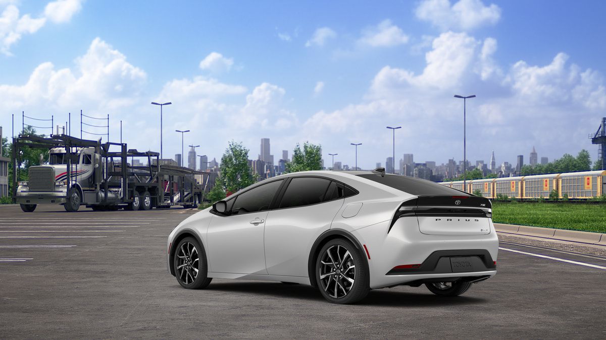 New 2027 Toyota Prius Plug-In Hybrid FWD image 8