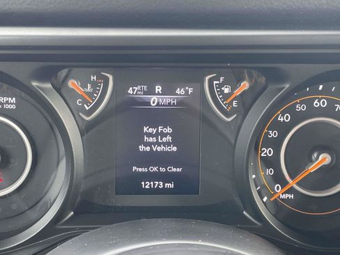 Used 2024 Jeep Wrangler Sport S image 13