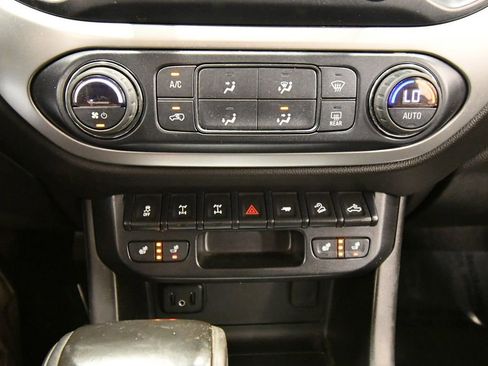 Used 2019 Chevrolet Colorado ZR2 AWD/4WD image 25