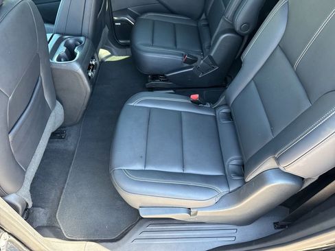 Used 2024 GMC Acadia Elevation FWD image 27