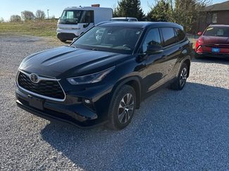 Used 2021 Toyota Highlander XLE video 1