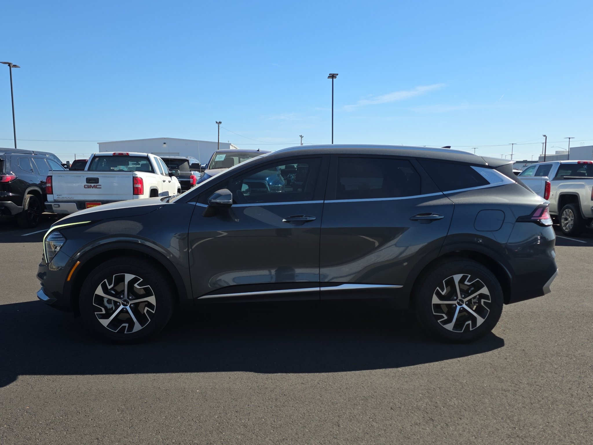 Used 2024 Kia Sportage EX AWD/4WD image 4
