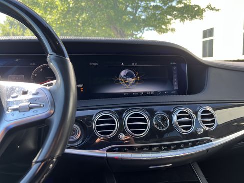 Used 2020 Mercedes-Benz S 450 Sedan w/ Premium Package image 18