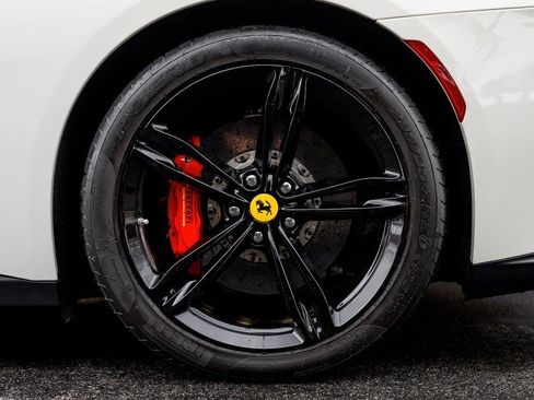 Used 2019 Ferrari GTC4Lusso image 15