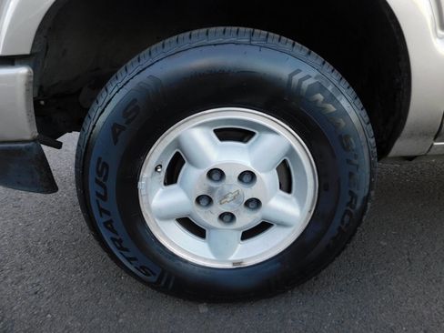 Used 2002 Chevrolet S10 Pickup LS w/ LS Preferred Equipment Group image 20