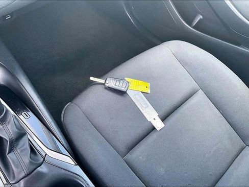 Used 2023 Toyota Corolla LE image 34