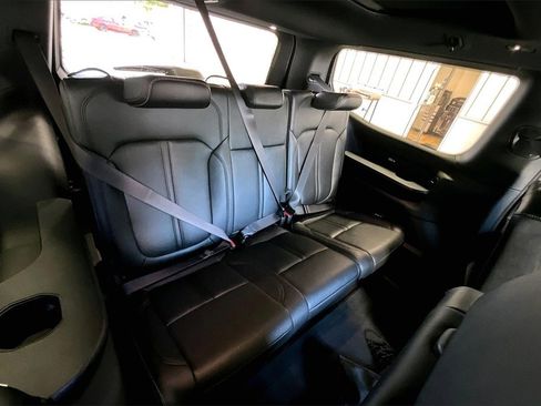 Used 2024 Jeep Wagoneer Series II image 16